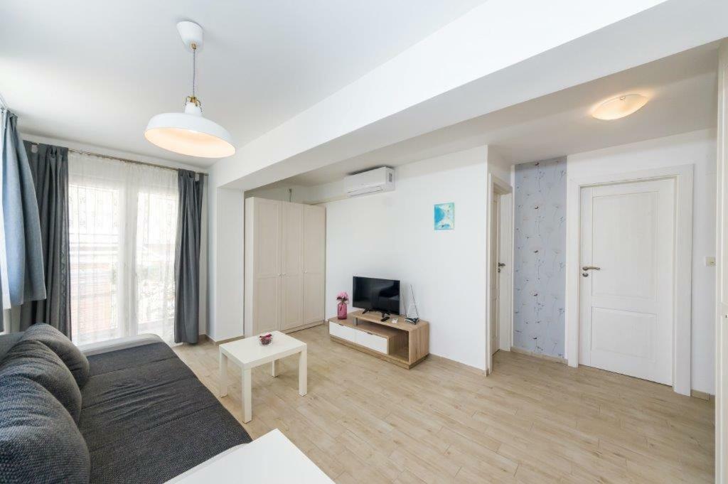 Apartmani Paradise Petrcane Bagian luar foto