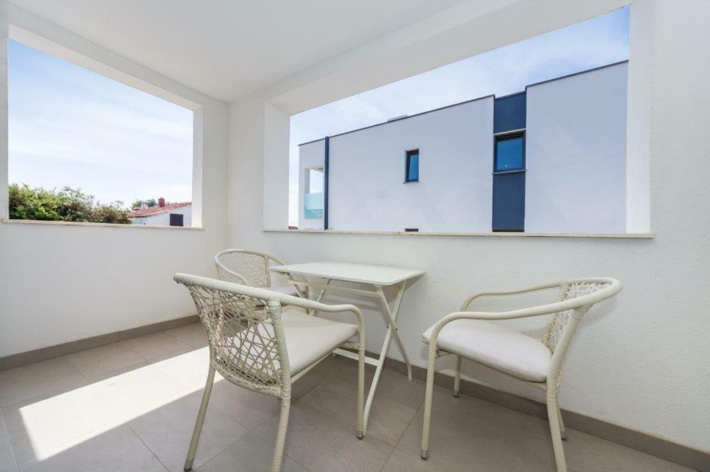 Apartmani Paradise Petrcane Bagian luar foto