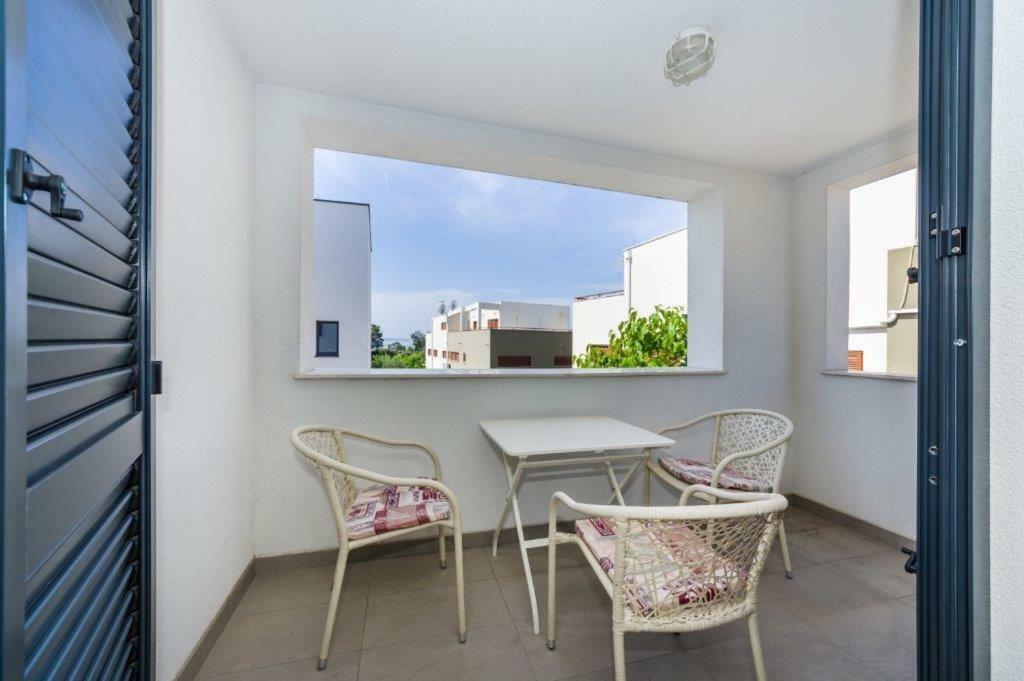Apartmani Paradise Petrcane Bagian luar foto