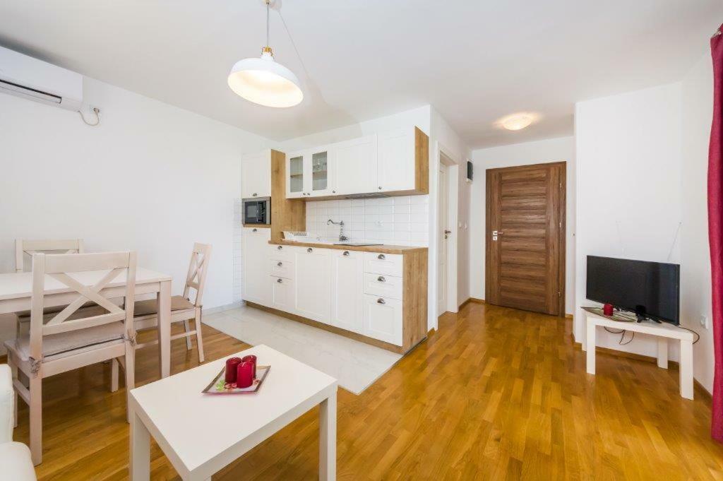 Apartmani Paradise Petrcane Bagian luar foto