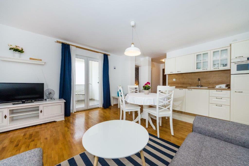 Apartmani Paradise Petrcane Bagian luar foto