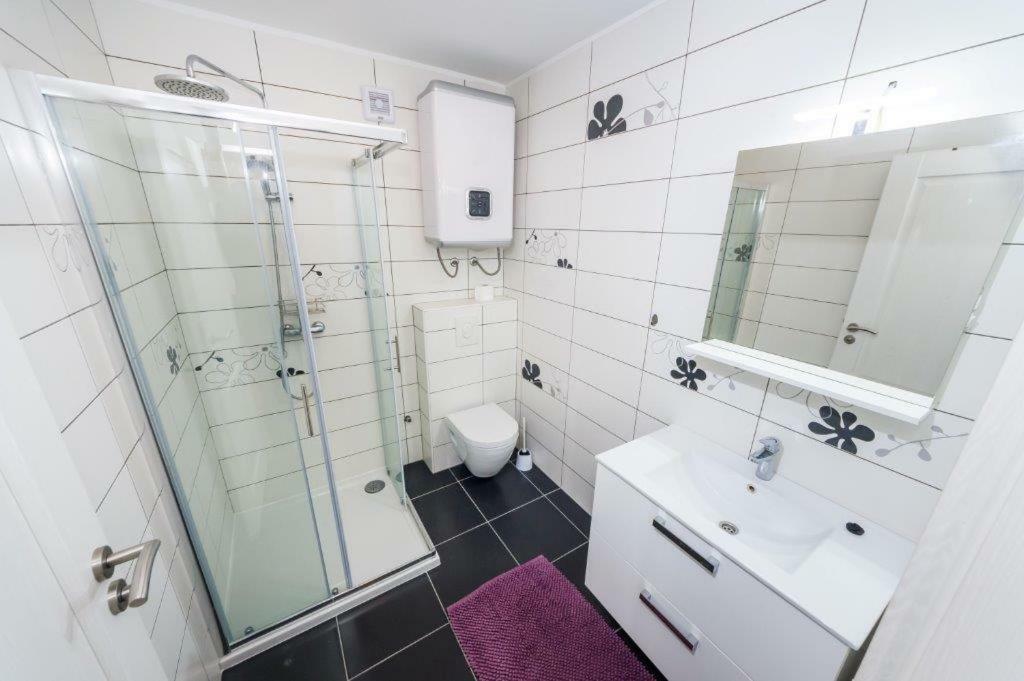 Apartmani Paradise Petrcane Bagian luar foto