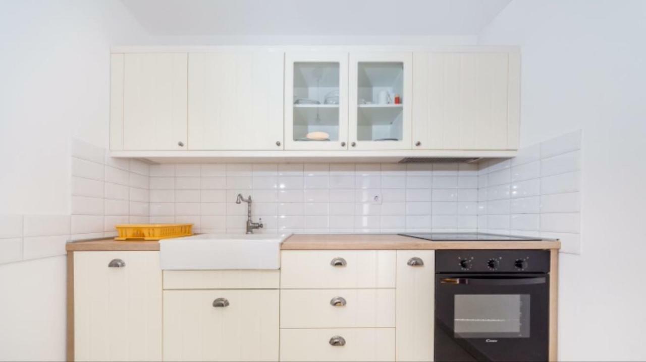 Apartmani Paradise Petrcane Bagian luar foto