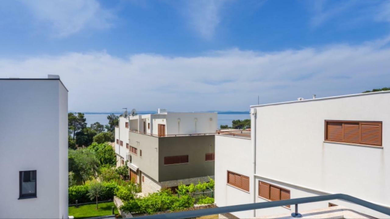 Apartmani Paradise Petrcane Bagian luar foto