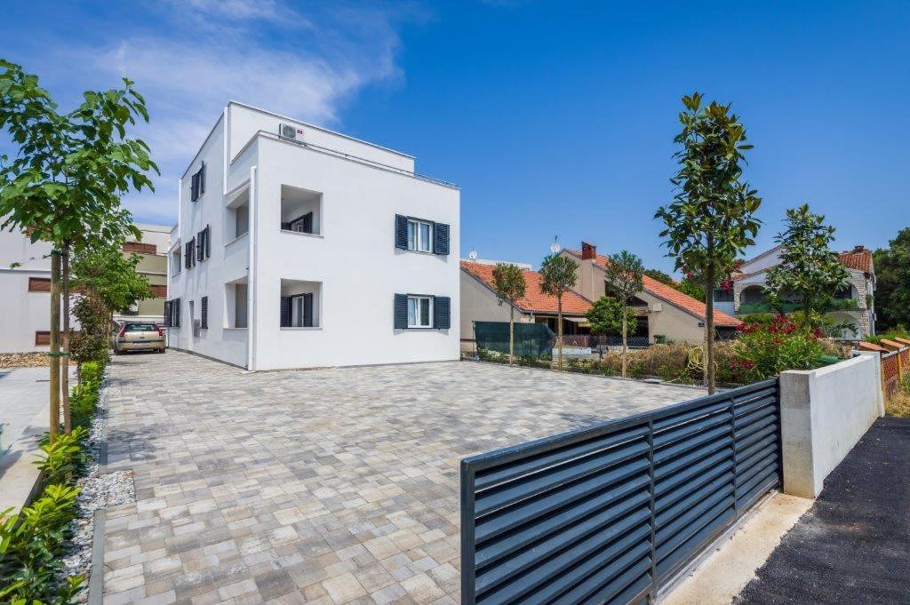 Apartmani Paradise Petrcane Bagian luar foto